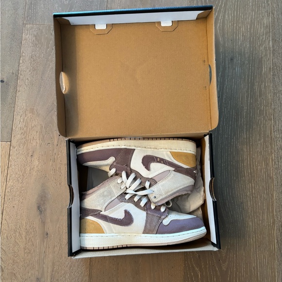 AIR JORDAN Youth Size 4.5Y - MID SE CRAFT GS “Inside Out - Taupe Haze - Picture 4 of 13
